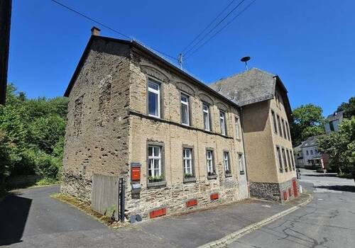 Bild 1 - Markantes Wohnhaus mit Ferienhaus (8 Personen), auch ideal als Zweifamilienhaus