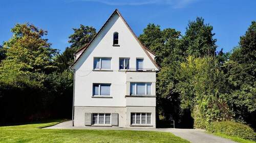 Nahaufnahme Gesamtgebäude - 