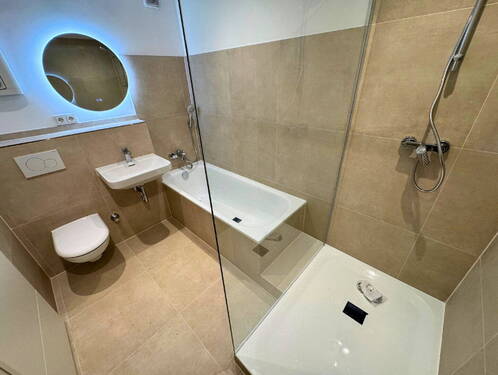 Badewanne / Dusche - 