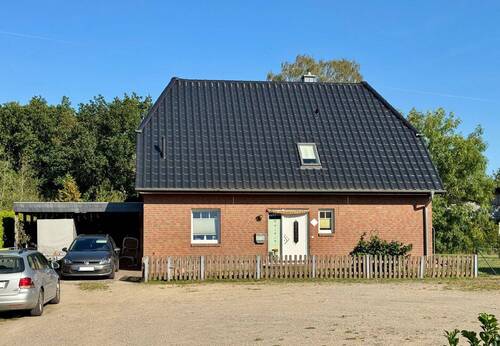 Straßenansicht - Eigenheim mit viel Potential für die junge Familie