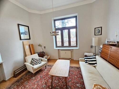 Wohnzimmer - Etagenwohnung mit 51,00 m&sup2; in Halle zum Kaufen