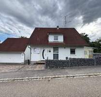 Einfamilienhaus mit Einliegerwohnung, großem Garten, Gartenhaus und unterkellerter Garage - Eurasburg