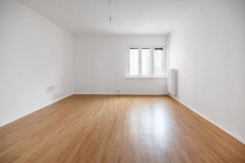 Wohnzimmer - 2 Zimmer Etagenwohnung zum Kaufen in Berlin