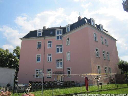Rückseite - Mehrfamilienhaus in Cotta - 