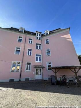EIngangsbereich - Mehrfamilienhaus in Cotta - 
