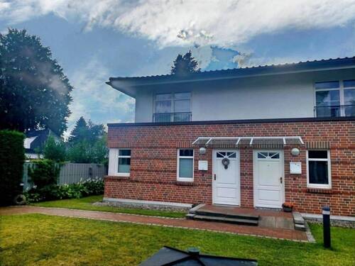 Vorderseite hinten links Lerchenberg HH Volksdorf - 4 Zimmer Doppelhaushälfte in Hamburg