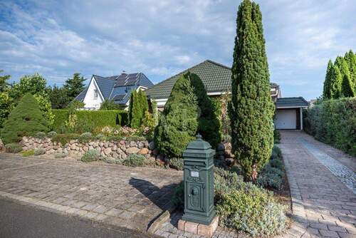 Blick von der Straße - Einfamilienhaus mit 140,00 m² in Altlandsberg zum Kaufen