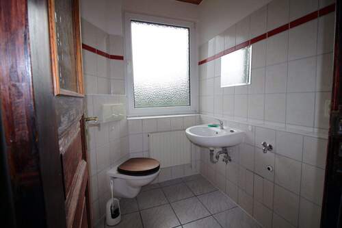 WC - 