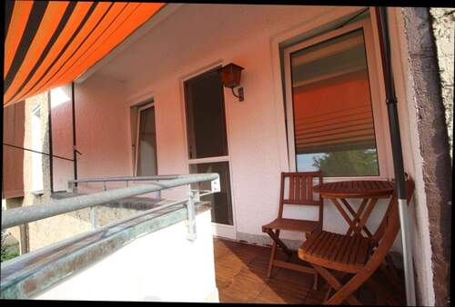 Sitzecke auf dem Balkon - 3 Zimmer Etagenwohnung zur Miete in Altlandsberg