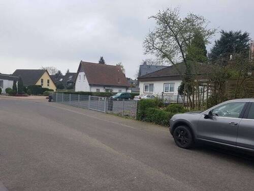 Gegenüber Beginn Wohnsiedlung - 