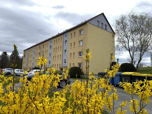 Außenansicht - 3 Zimmer Etagenwohnung zum Kaufen in Werdau