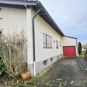 Seitenansicht/Garage - 4 Zimmer Bungalow zum Kaufen in Neuburg am Rhein