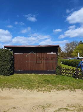 Garageneinfahrt und Eingang zum Grundstück - Bungalow mit 40,00 m&sup2; in Ganzlin zum Kaufen