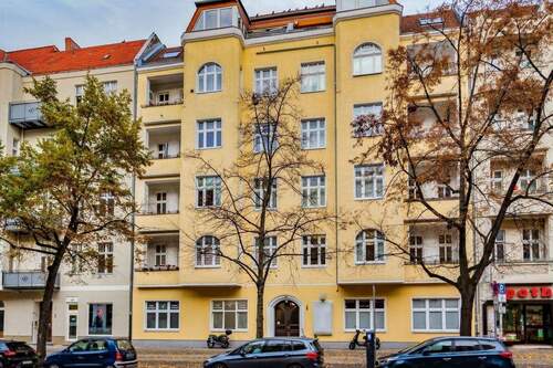 Straßenansicht 2 - Über den Dächern von Charlottenburg.