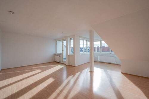 Wohnzimmer Ansicht 1 - 3 Zimmer Etagenwohnung in Berlin