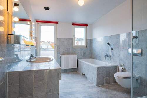 Dusch- und Wannenbad Ansicht 1 - 