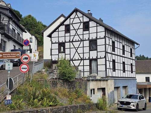 Bild 1 - Teilrenoviertes Fachwerkhaus nach eigener Vorstellung zu verwirklichen