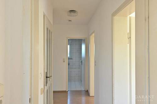 EG Flur Richtung Bad - 