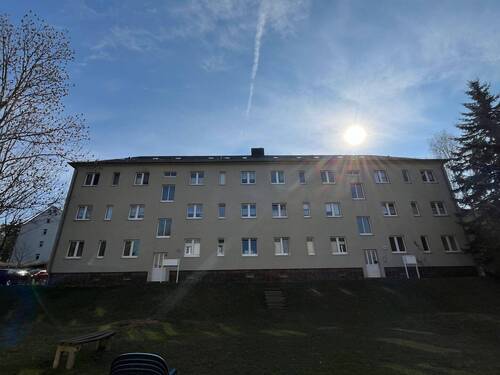 Hausansicht.jpg - Charmantes 2-Zimmer-Apartment mit Balkon in Chemnitz Hilbersdorf