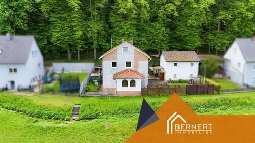 Außenansicht - 6 Zimmer Mehrfamilienhaus, Wohnhaus zum Kaufen in Kasendorf