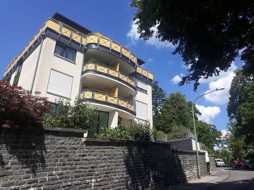 Beispiel - Haus liegt im hinteren Teil des Grundstücks - Moderne Zweizimmerwohnung in super Lage von Lüdenscheid – InnenstadtNähe Staberg