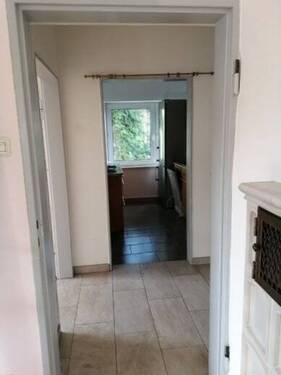 Vom Wohnzimmer Richtung Küche - 