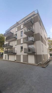 Haus A_Außenansicht - DG-Wohnung in Heilbronn Böckingen - mit EBK - auch Wohngemeinschaften