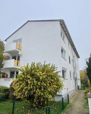 Außen - Charmante 2-Zimmer-Eigentumswohnung mit Balkon - gepflegt, gut geschnitten & sofort bezugsbereit