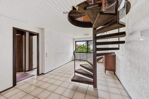 Großer Essbereich und der Weg in die Gemütlichkeit - 4 Zimmer Etagenwohnung zum Kaufen in Ditzingen