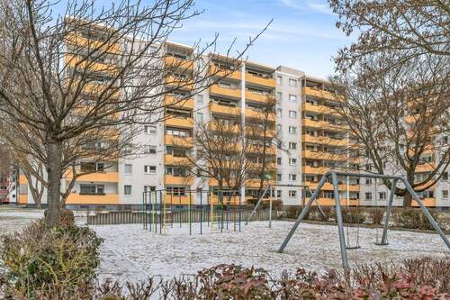 Bild 1 - 3 Zimmer mit Wohnrecht - 190.000,00&nbsp;EUR Kaufpreis, ca.&nbsp; 73,00&nbsp;m&sup2;&nbsp;Wohnfl&auml;che