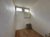 Lagerraum / Büro - 