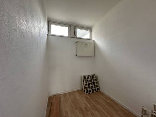 Lagerraum / Büro - 