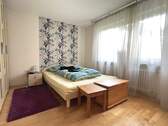 Schlafzimmer - 2 Zimmer Etagenwohnung zum Kaufen in Stuttgart