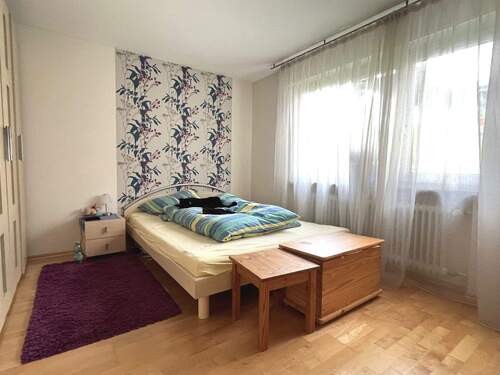 Schlafzimmer - 2 Zimmer Etagenwohnung zum Kaufen in Stuttgart