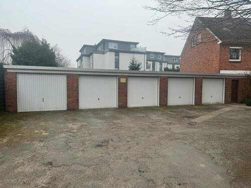 Objekt - Garagenhof mit fünf Garagen und einem Abstellraum in Lübeck-St. Lorenz-Nord (Musikerviertel)