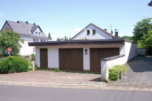 Doppelgarage - Mehrfamilienhaus, Wohnhaus mit 279,00 m&sup2; in Ruppichteroth zum Kaufen