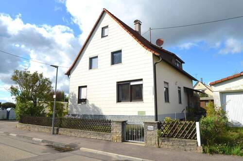 Außenansicht - 7 Zimmer Mehrfamilienhaus, Wohnhaus in Rutesheim