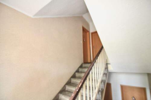 Ruhiges, freundliches Treppenhaus - 