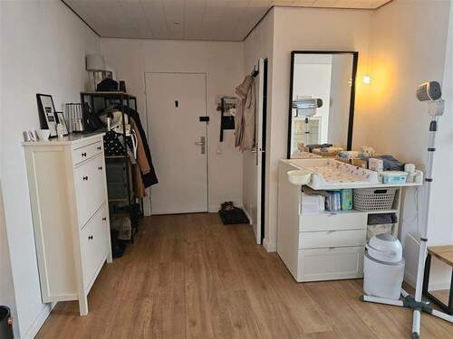 Eingang Flur - 3 Zimmer Etagenwohnung zum Kaufen in Gifhorn