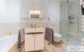 Dusch- und Wannenbad - 