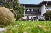 Garten mit nicht einsehbarer Sonnen-Terrasse - 4 Zimmer Reihenendhaus in Ortsteil Schorn