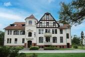 Titelbild - Stilvolle 3-Zimmer-Wohnung nahe Lehnitzsee: Kernsanierter Altbau mit Südbalkon und Blick ins Grüne