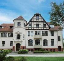 Stilvolle 3-Zimmer-Wohnung nahe Lehnitzsee: Kernsanierter Altbau mit Südbalkon und Blick ins Grüne - Oranienburg