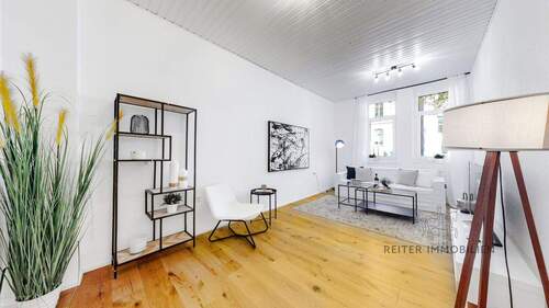 Wohnzimmer - Fulda-Innenstadt: Altbau-Liebe ohne Baustellen-Frust? 2 Zimmer, frisch renoviert. Sofort einziehen!