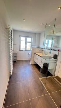 Bad im 1 OG - Mehrfamilienhaus, Wohnhaus mit 220,00 m&sup2; in Sulzbach-Rosenberg zum Kaufen