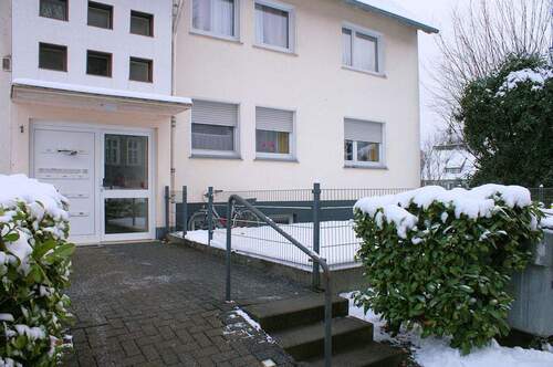 Zuwegung Hauseingang - 2 Zimmer Etagenwohnung in Waldbröl