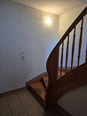 Treppenaufgang - Etagenwohnung mit 61,00 m&sup2; in Leipzig zum Kaufen