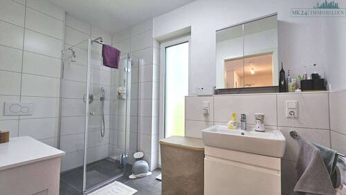 Badezimmer - Etagenwohnung mit 80,00 m&sup2; in Pohlheim zur Miete