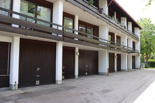 Garage und Zugang - Etagenwohnung mit 85,00 m&sup2; in Bad Wiessee zum Kaufen
