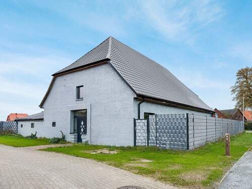 Straßenansicht - 8 Zimmer Einfamilienhaus zum Kaufen in Drakenburg